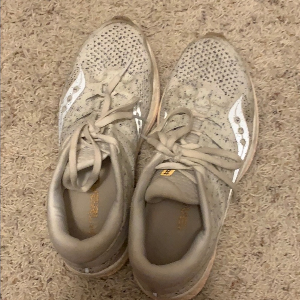 Women’s Saucony Shoes